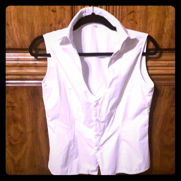 Tops - Sleeveless summer top